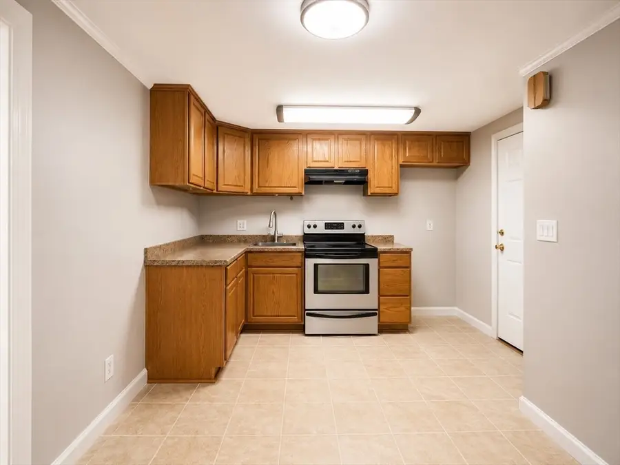 11 Auna Dr #6, Brockton, MA 02301 - #3