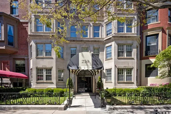 250 Beacon St #10, Boston, MA 02116