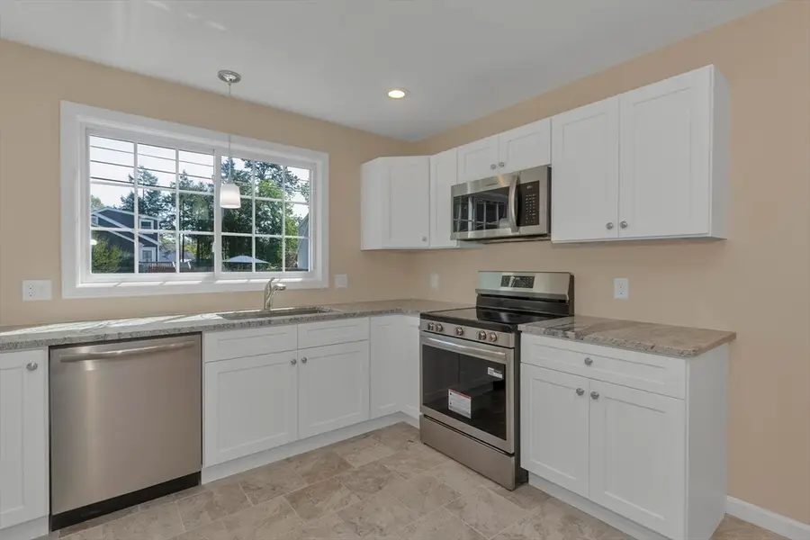 63 Hope St, Springfield, MA 01119 - #3