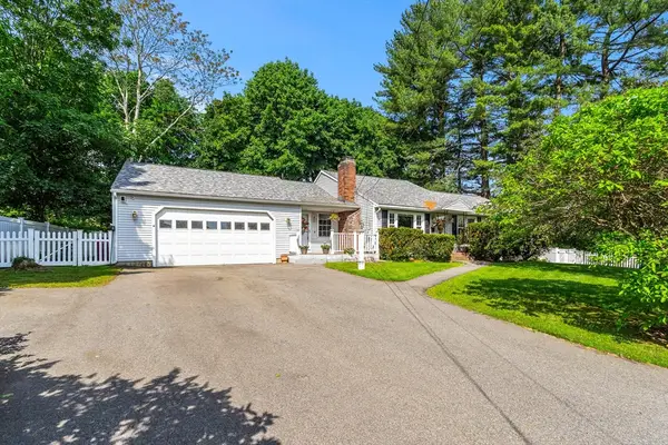 21 Guild St, Lowell, MA 01852