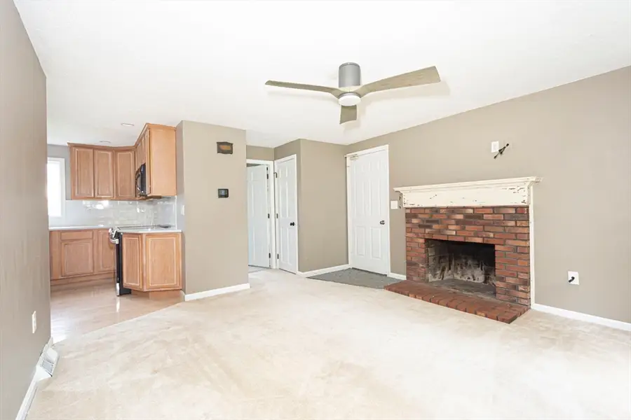 130 Pleasant St, Northborough, MA 01532 - #3