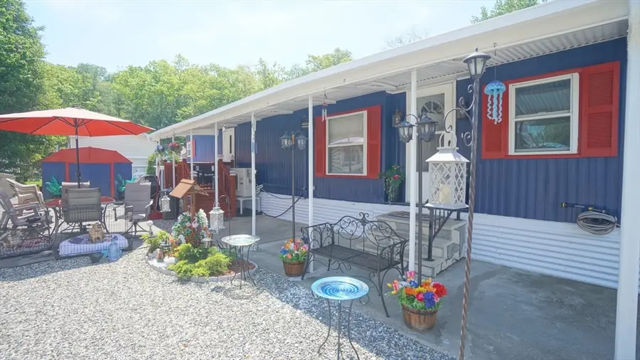 93 Grochmal Ave #126, Springfield, MA 01151 - #3