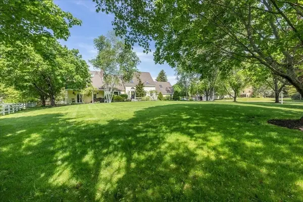 8 Millbrook Lane, Topsfield, MA 01983