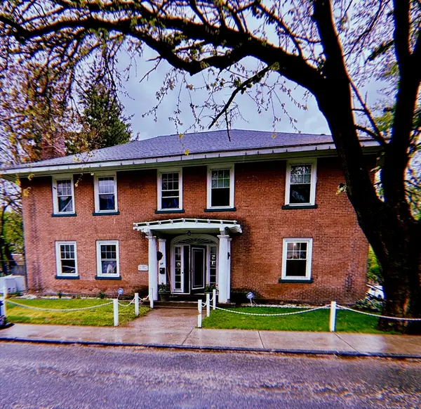 54 Ridgewood Pl, Springfield, MA 01103