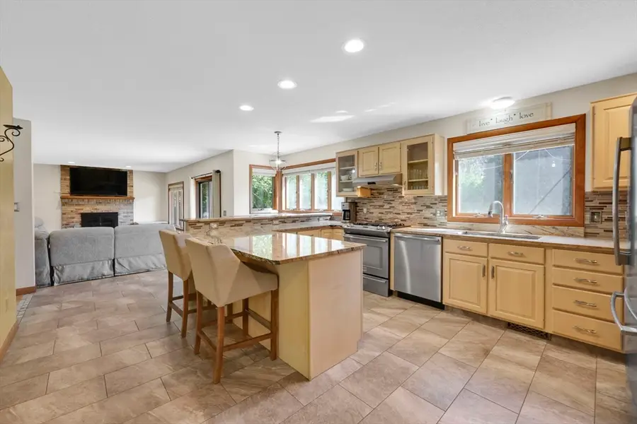 38 Evergreen Dr, East Longmeadow, MA 01028 - #3
