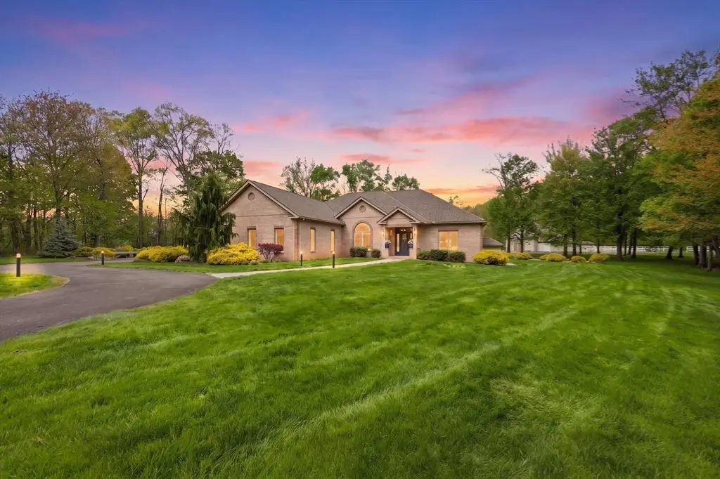 33 Labrie Lane, Holyoke, MA 01040 - #1