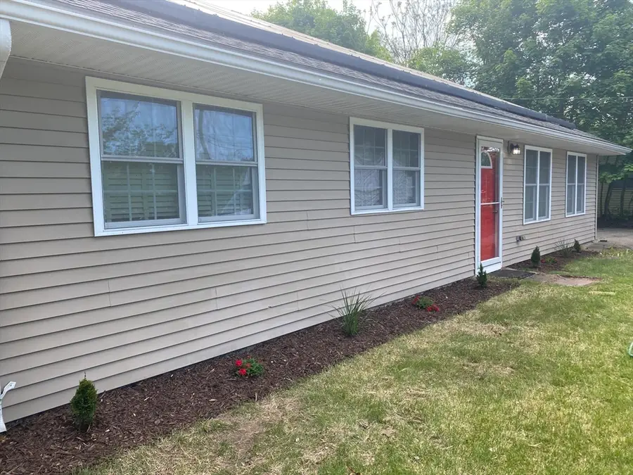 915 Bradley Road, Springfield, MA 01109 - #3