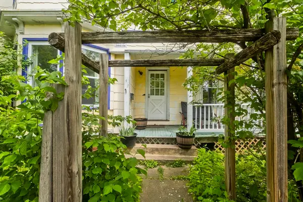 146 Beech St., Holyoke, MA 01040