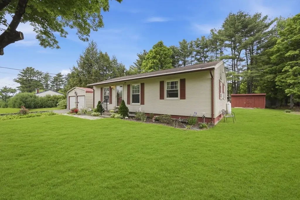 201 Batchelor St, Granby, MA 01033 - #1