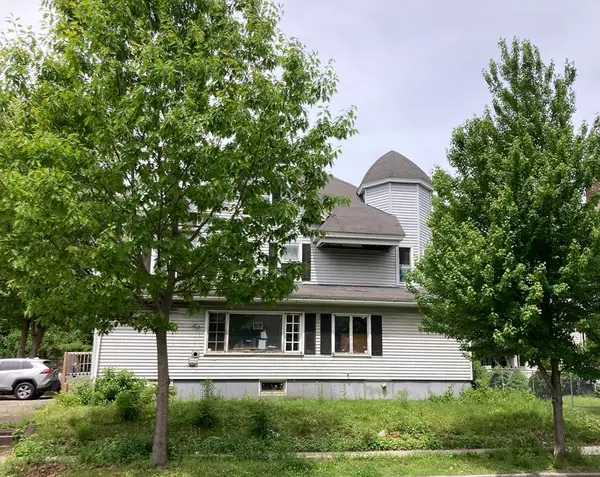 223 Elm, Holyoke, MA 01040