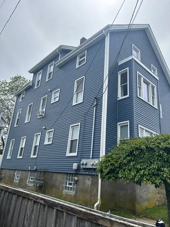 47 Summerfield St, Fall River, MA 02720