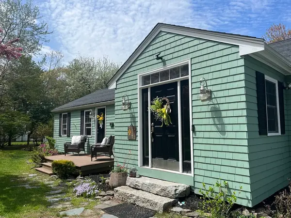 53 Hill St, Norton, MA 02766