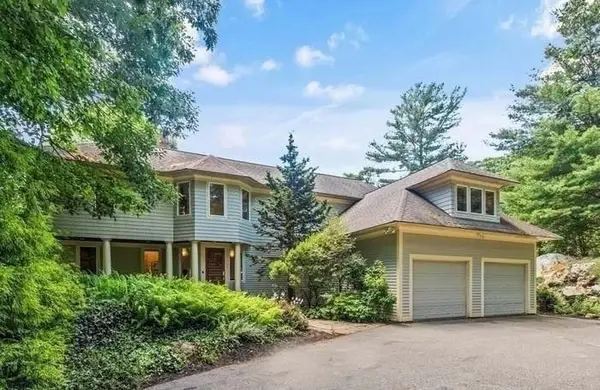 33 Forster Rd, Manchester, MA 01944