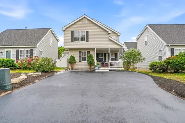 86 Violetwood Cir #86, Marlborough, MA 01752