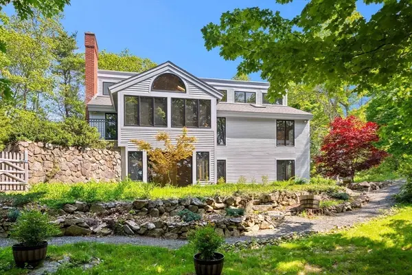 3 Whitman Pl, Beverly, MA 01915