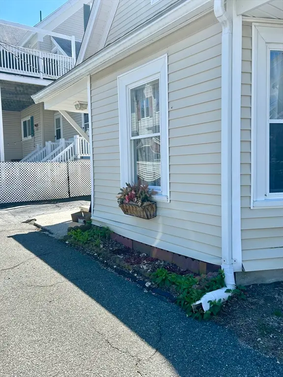 21 Harold Ave, Gloucester, MA 01930 - #3