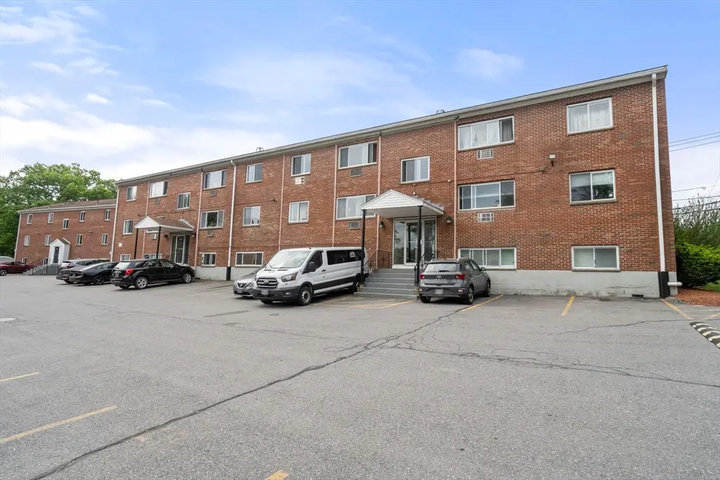 135 Winthrop St #4A, Framingham, MA 01702 - #1