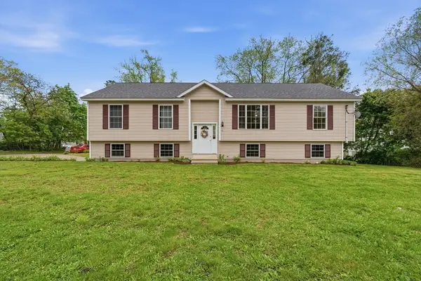 6 White Birch Dr, Worcester, MA 01602