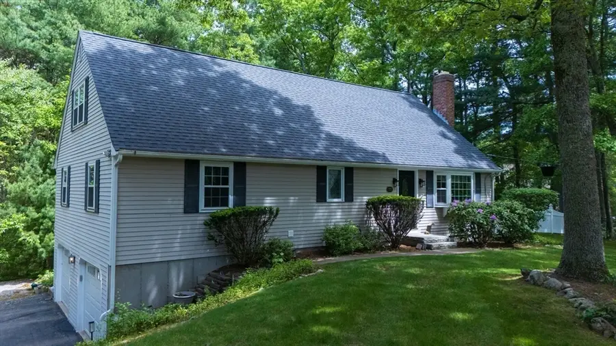 77 Oxbow Dr, Wrentham, MA 02093 - #3