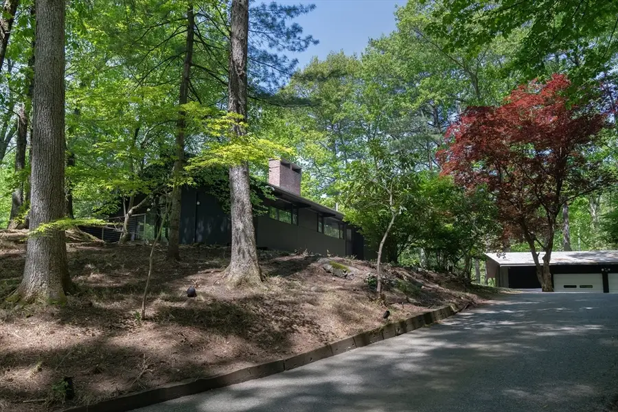 11 Hiddenwood Path, Lincoln, MA 01773 - #2