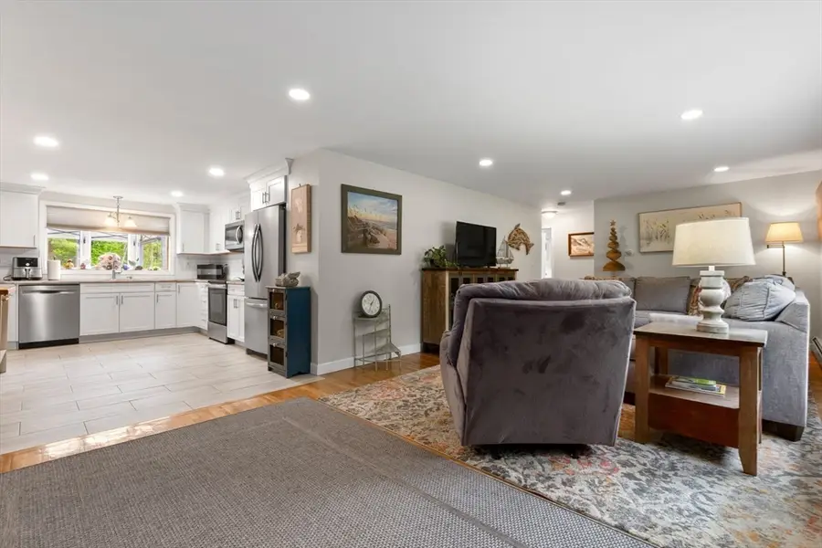 9 Cole Ave, Gloucester, MA 01930 - #3