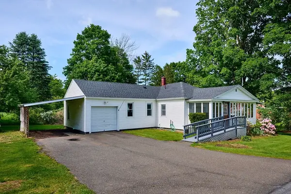 4 Petticoat Hill Rd, Williamsburg, MA 01096