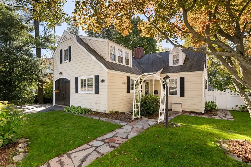27 Park Circle, Arlington, MA 02476 - #1