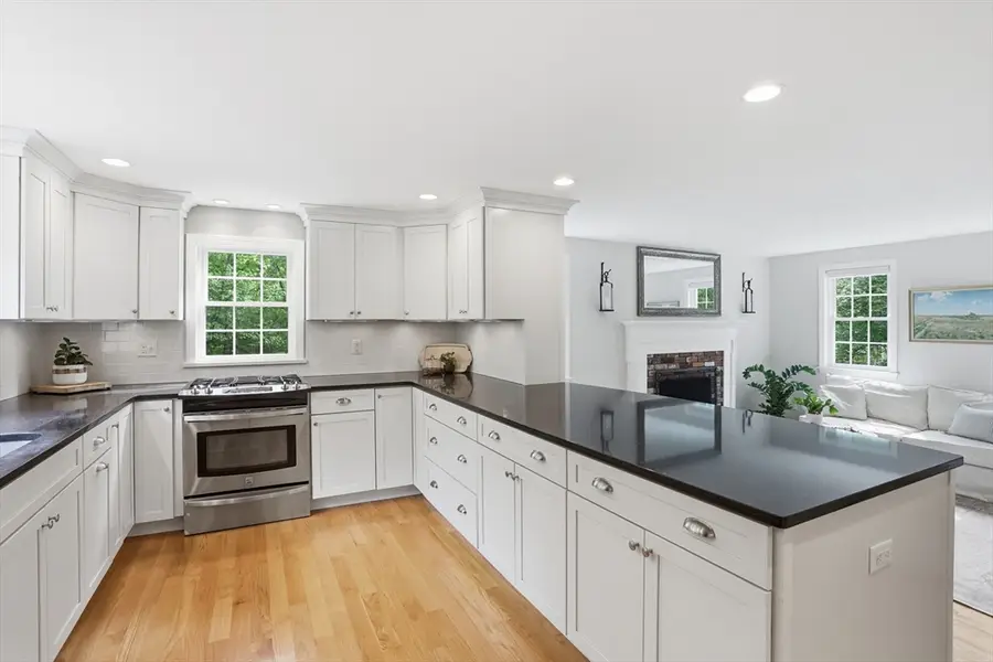 6 Colonial Drive, Westford, MA 01886 - #2