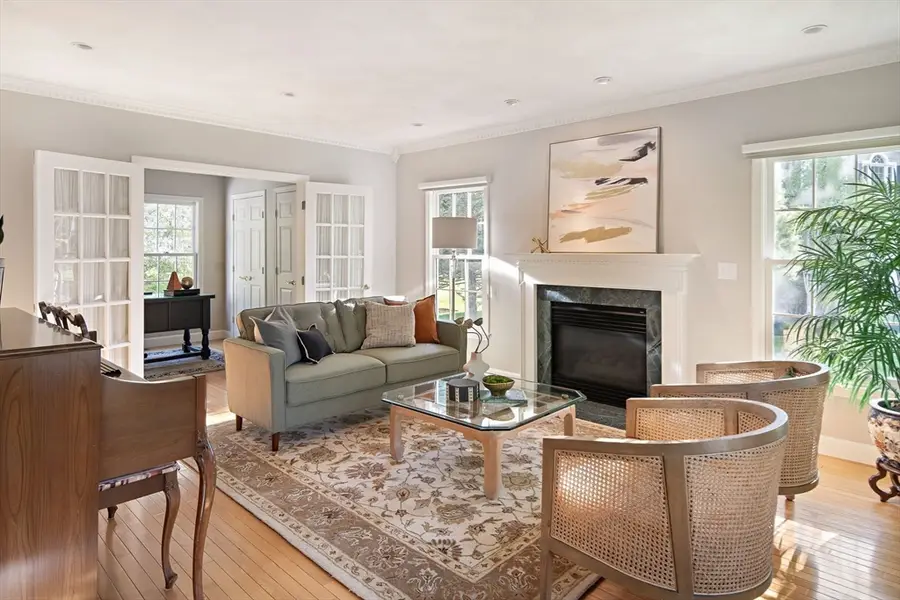 11 Rose Farm Ln, Woburn, MA 01801 - #3