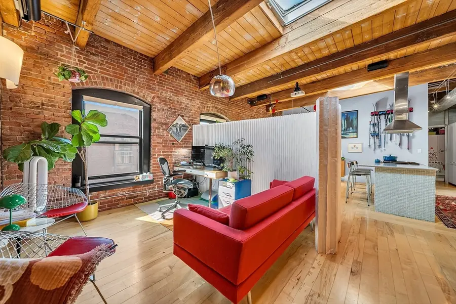 21 Wormwood St #620, Boston, MA 02210 - #3