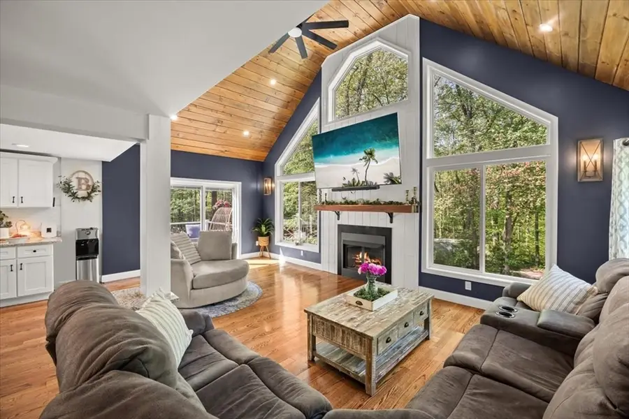 44 S Main St, Berkley, MA 02779 - #3