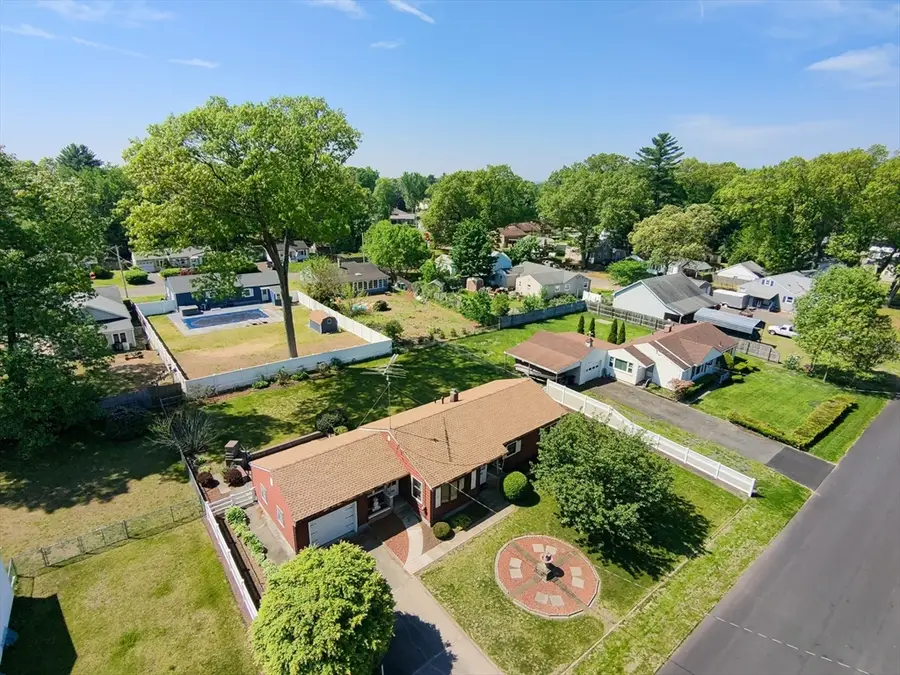 67 Manning St, Chicopee, MA 01020 - #2