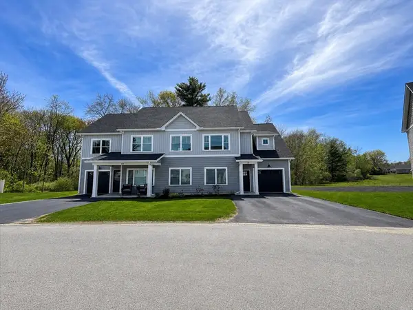 4 Clover Cir #B, Salisbury, MA 01952