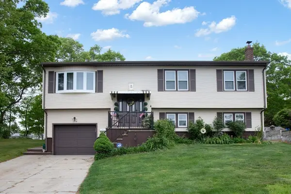 166 Stonehaven Rd, Fall River, MA 02723