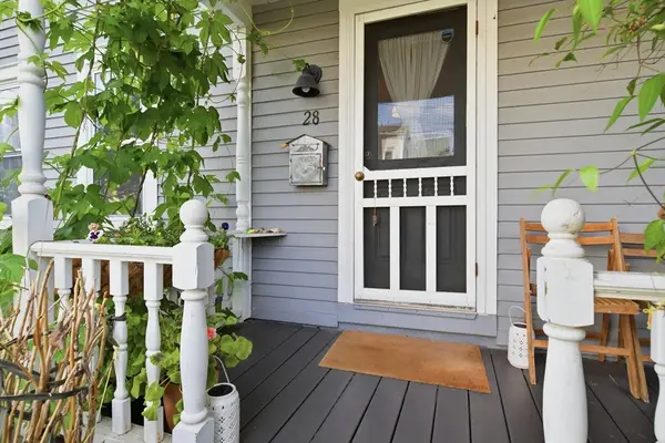 28 Winter St #28, Easthampton, MA 01027