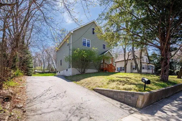 608 Church St, Northbridge, MA 01588