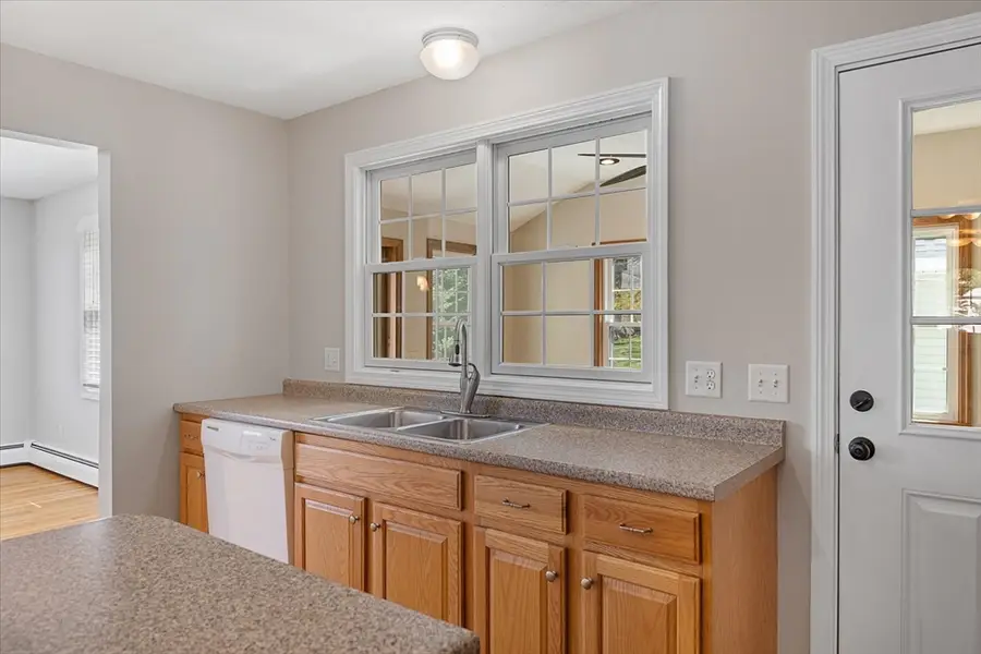 608 Church St, Whitinsville, MA 01588 - #3