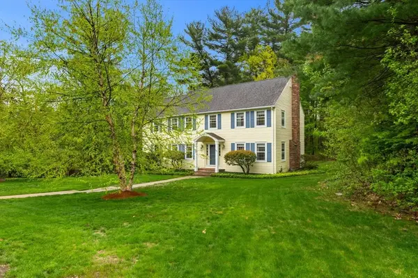 13 Laconia Cir, North Andover, MA 01845