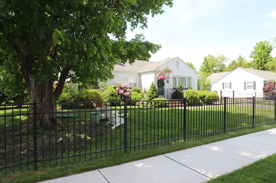 24 Circle Drive, West Springfield, MA 01089 - #3