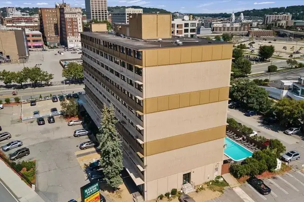70 Southbridge St #313, Worcester, MA 01608