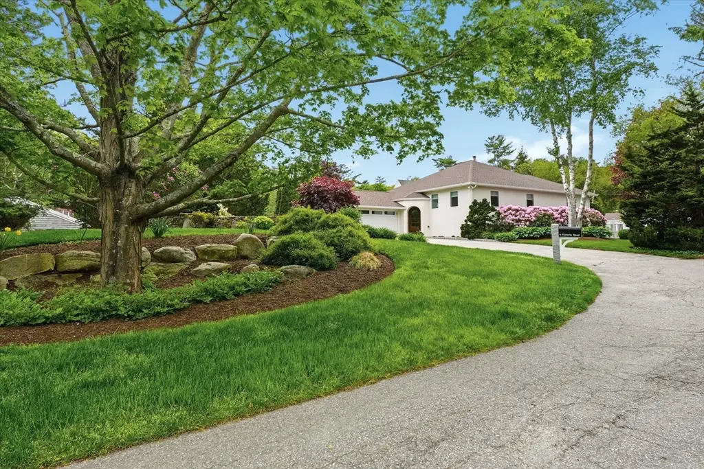 6 Victoria Rd, Manchester, MA 01944 - #1