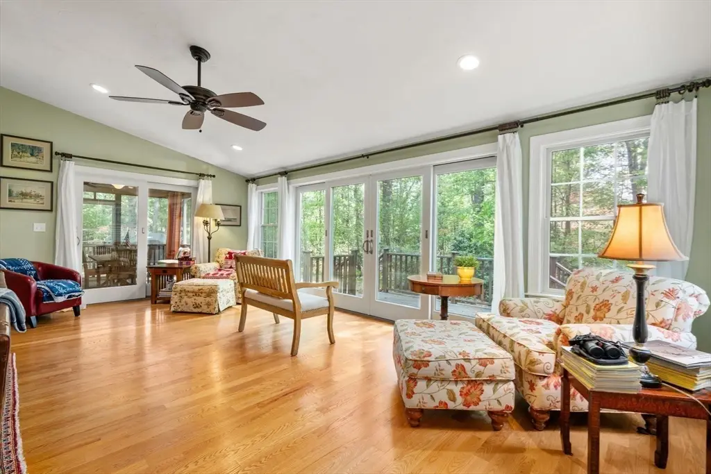 6A Wampanoag Dr., Acton, MA 01720 - #1