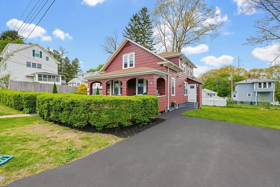 8 Elton St, Worcester, MA 01604 - #2