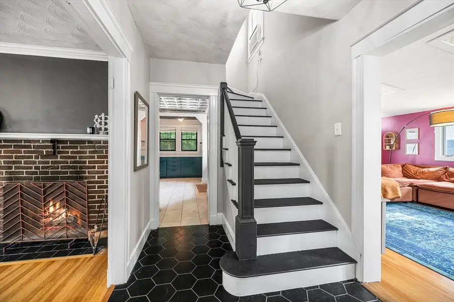 47 Essex St, Medford, MA 02155 - #3