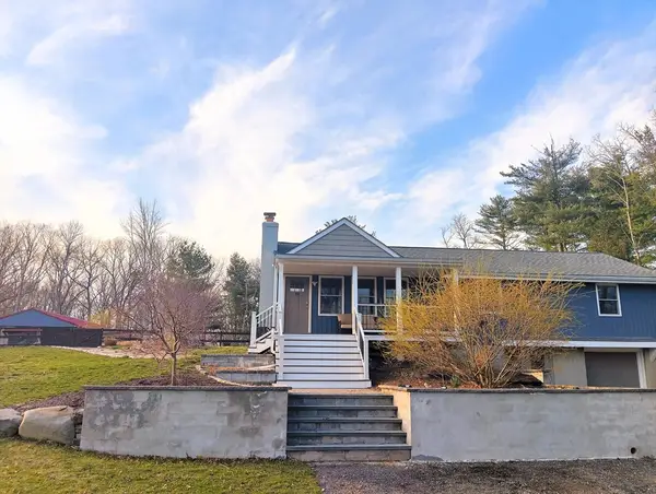 390 Read St, Seekonk, MA 02771