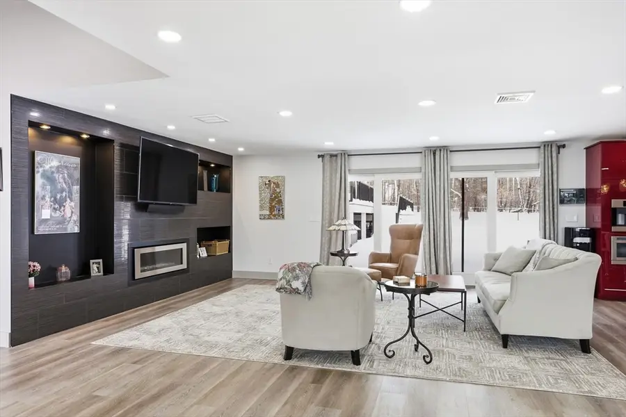 235 Kemp St, Dunstable, MA 01827 - #3