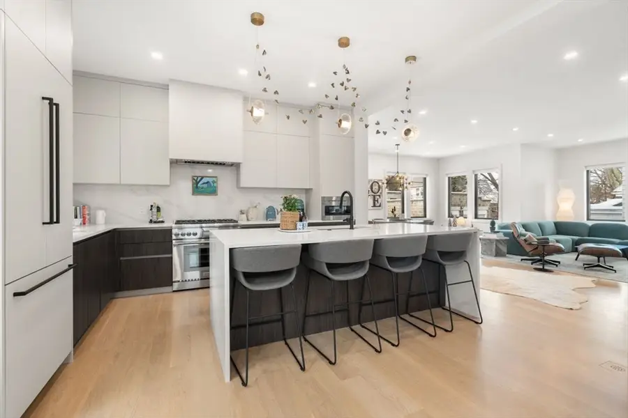 116 Thorndike St #1A, Brookline, MA 02446 - #2