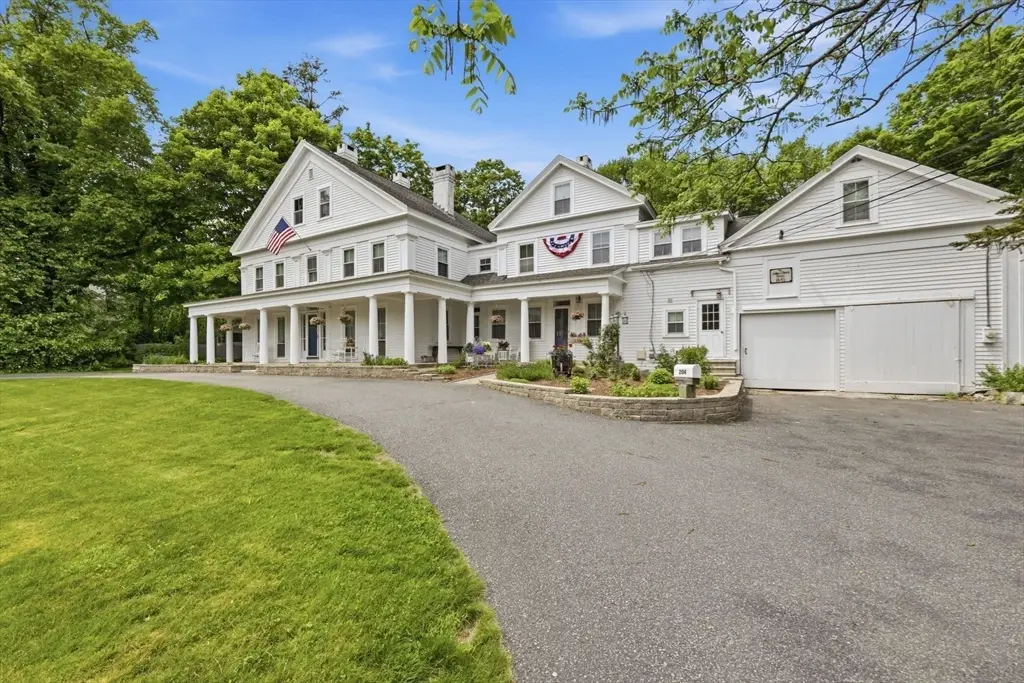 204 Village St, Medway, MA 02053 - #1
