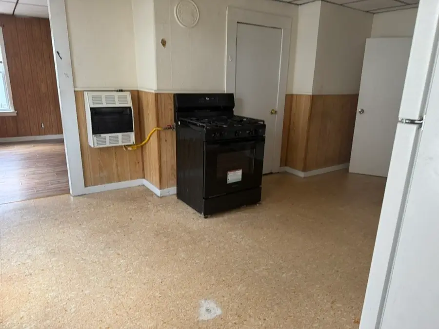 9 Nixon Ave, Worcester, MA 01603 - #3