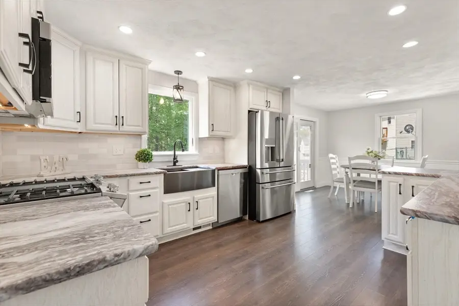 54 Long Dr, Dracut, MA 01826 - #3